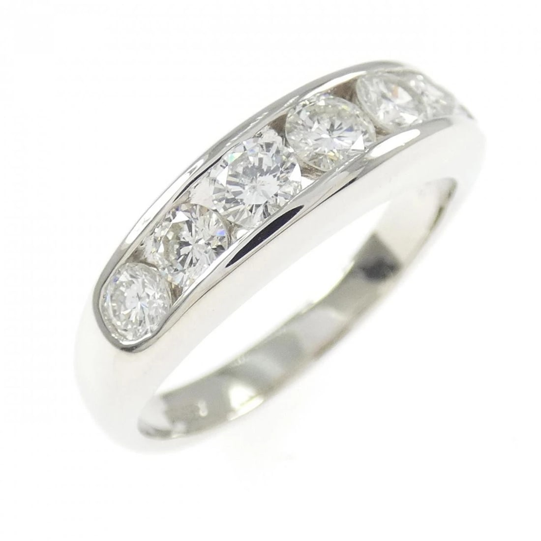 PT900 DIAMOND RING: PT900 Diamond Ring Brand: Unbranded Type/Style: Diamond Ring Material: Platinum900, Main Stone Natural Color: PT Size: US8 1/4 Accessories: None Accessories Notice: When purchasing pre-owned goods,