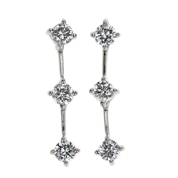 PT900 DIAMOND EARRINGS: Pt900 Diamond Earrings Brand: None Type/Style: piercing Material: Pt900, Main Stone Natural Color: None Size: Length/Width/Diameter 19.0 Accessories: None Accessories Notice: When purchasing