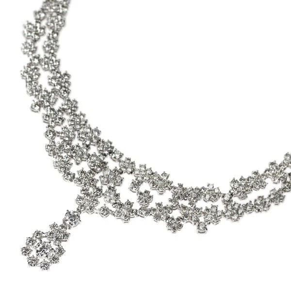PT950 H&C DIAMOND NECKLACE: Pt950 H&C diamond necklace Brand: None Type/Style: necklaces Material: Pt950, Main Stone Natural Color: Pt Size: Chain Length 43.5cm Accessories: None Accessories Notice: When purchasing p
