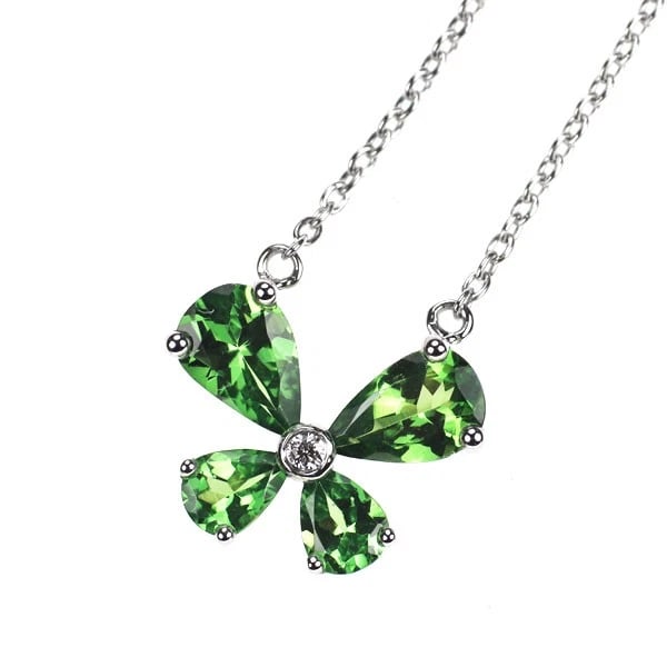 K18WG GREEN GARNET DIAMOND PENDANT NECKLACE: K18WG Green Garnet Diamond Pendant Necklace Brand: None Type/Style: pendant necklace Material: K18WG, Main Stone Garnet Color: WG Size: Chain Length 45cm Accessories: None Accessories Notice: When