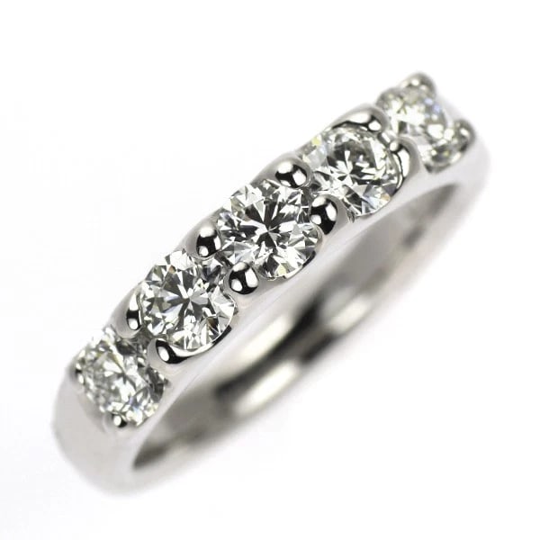 PT900 H&C DIAMOND RING: Pt900 H&C diamond ring Brand: None Type/Style: Ring Material: Pt900, Main Stone NAtural Color: None Size: 4 US Accessories: None Accessories Notice: When purchasing pre-owned goods, please refer to