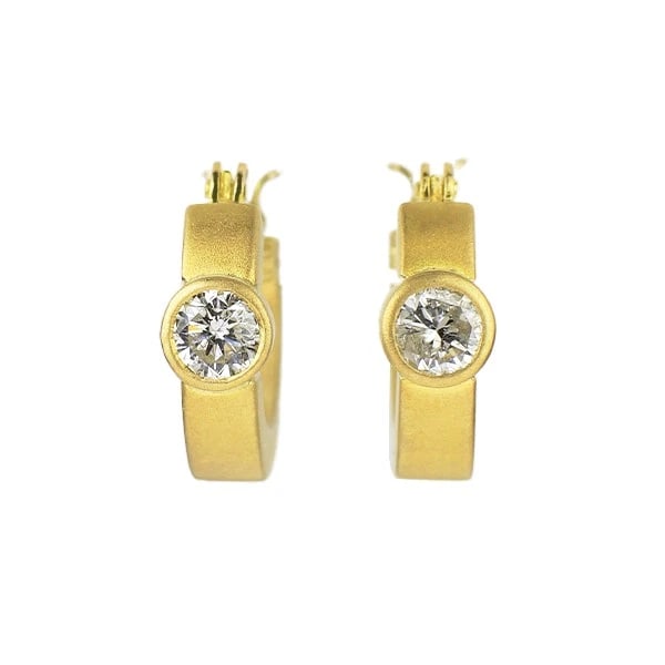 K18YG DIAMOND EARRING: K18YG diamond earring Brand: None Type/Style: piercing Material: K18YG, Main Stone Natural Color: YG Size: Length/Width/Diameter11.0 Accessories: None Accessories Notice: When purchasing pre-owned