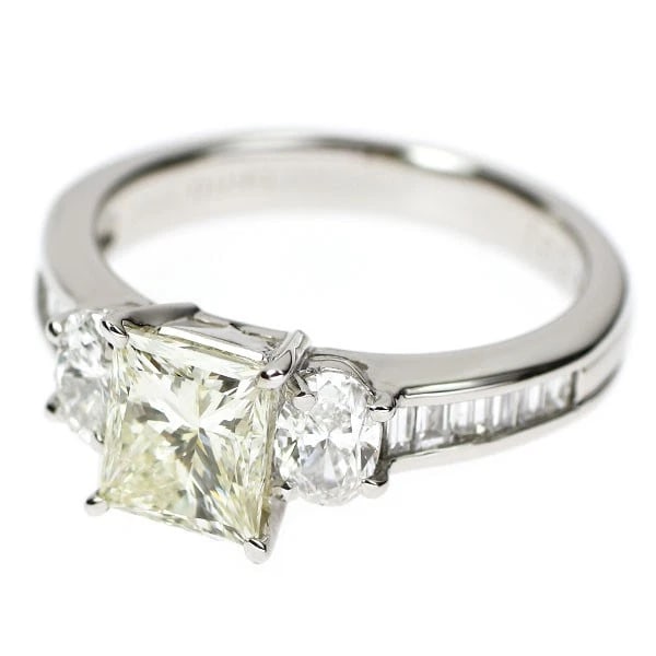 PT900 PRINCESS CUT DIAMOND RING - 2