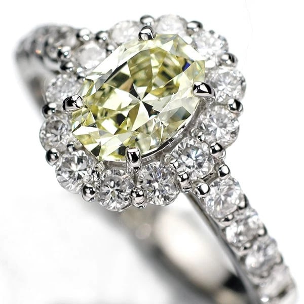 PT900 DAHLIA CUT DIAMOND RING: Pt900 Dahlia Cut Diamond Ring Brand: None Type/Style: Ring Material: Pt900, Main Stone Natural Color: Pt Size: 6 US Accessories: None Accessories Notice: When purchasing pre-owned goods, p