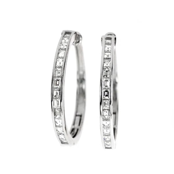 K18WG DIAMOND HOOP EARRINGS: K18WG diamond hoop earrings Brand: None Type/Style: piercing Material: K18WG, Main Stone Natural Color: WG Size: Length/Width/Diameter30.0 Accessories: None Accessories Notice: When purcha