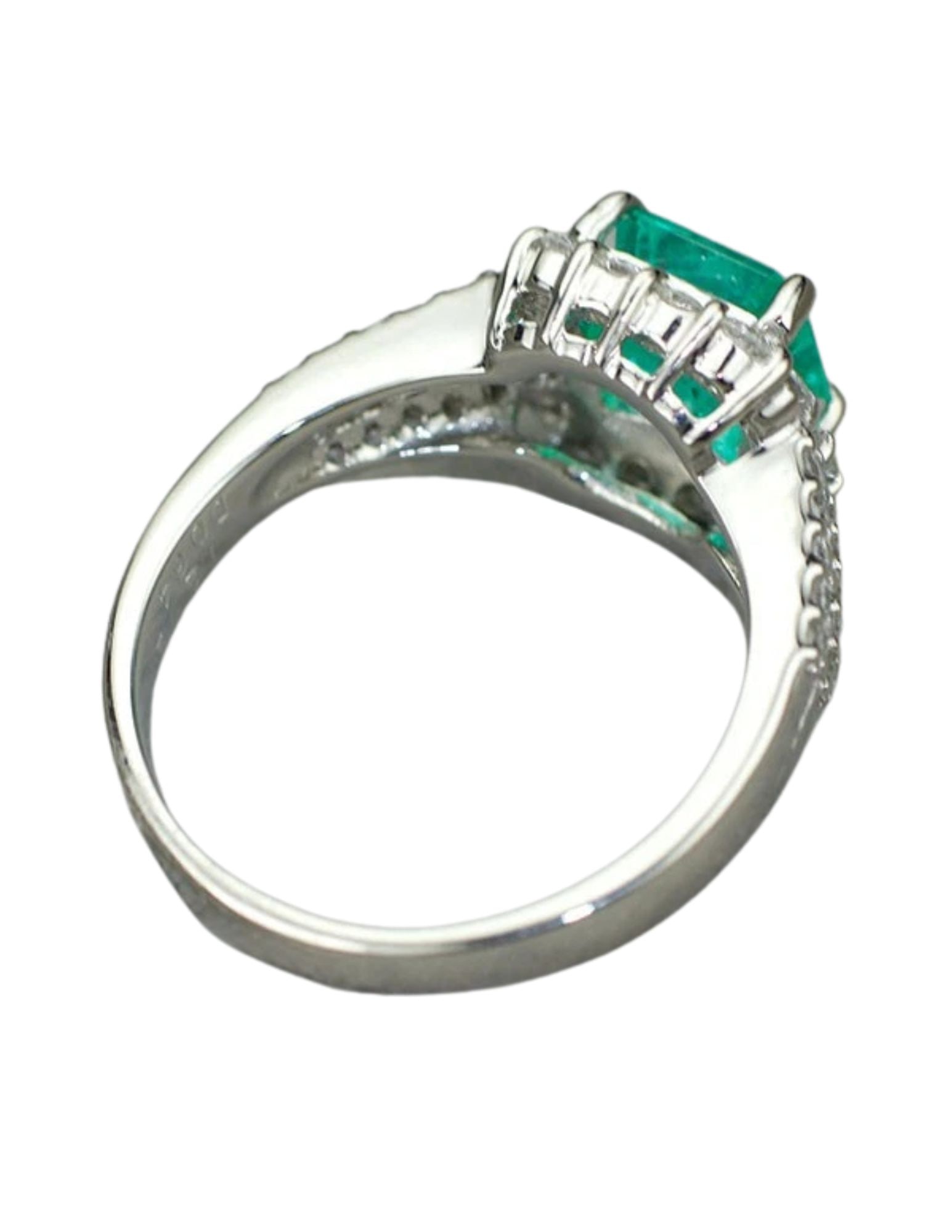 PT900 EMERALD DIAMOND RING - 3