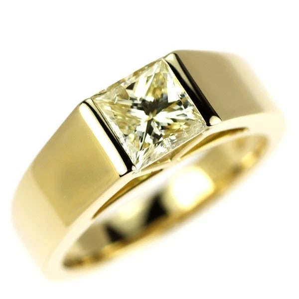 K18YG PRINCESS CUT DIAMOND RING: K18YG princess cut diamond ring Brand: None Type/Style: Ring Material: K18YG, Main Stone Natural Color: YG Size: 4 US Accessories: None Accessories Notice: When purchasing pre-owned goods, please