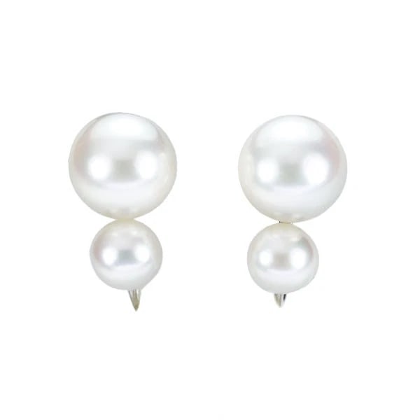 MIKIMOTO K18WG AKOYA PEARL EARRING: Mikimoto K18WG Akoya pearl earring Brand: Mikimoto Type/Style: earring Material: K18WG, Color: WG Size: Length/Width/Diameter 13.8 Accessories: None Accessories Notice: When purchasing pre-owned