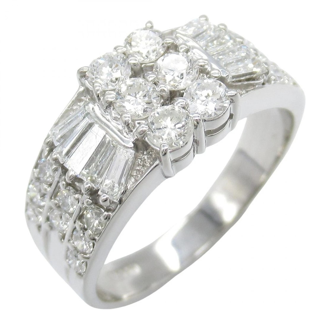 JEWELRY DIAMOND RING 18KWG: JEWELRY Diamond Ring 18KWG Brand: JEWELRY Type/Style: Ring Material: K18WG?White Gold?, Color: Silver Size: US Size 7 Accessories: None Accessories Notice: When purchasing pre-owned goods, please