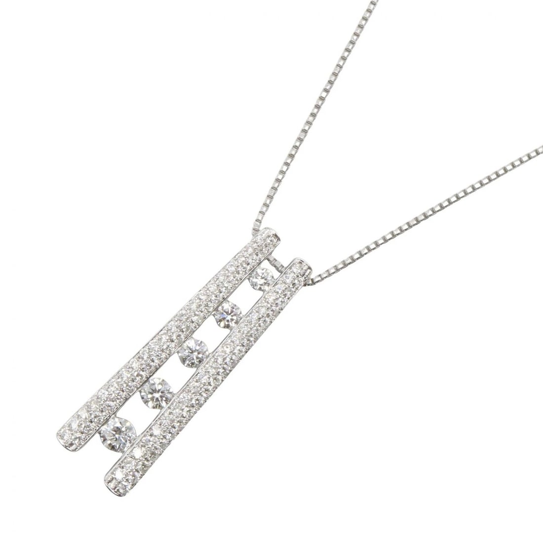JEWELRY DIAMOND NECKLACE PENDANT: JEWELRY Diamond Necklace Pendant Brand: JEWELRY Type/Style: Necklace Material: Pt900 Platinum, Color: Silver Size: Size Neck rotation?45.5cm(17.9") Motif W?9mm x H?29mm(0.4" x 1.1") Accessories: None