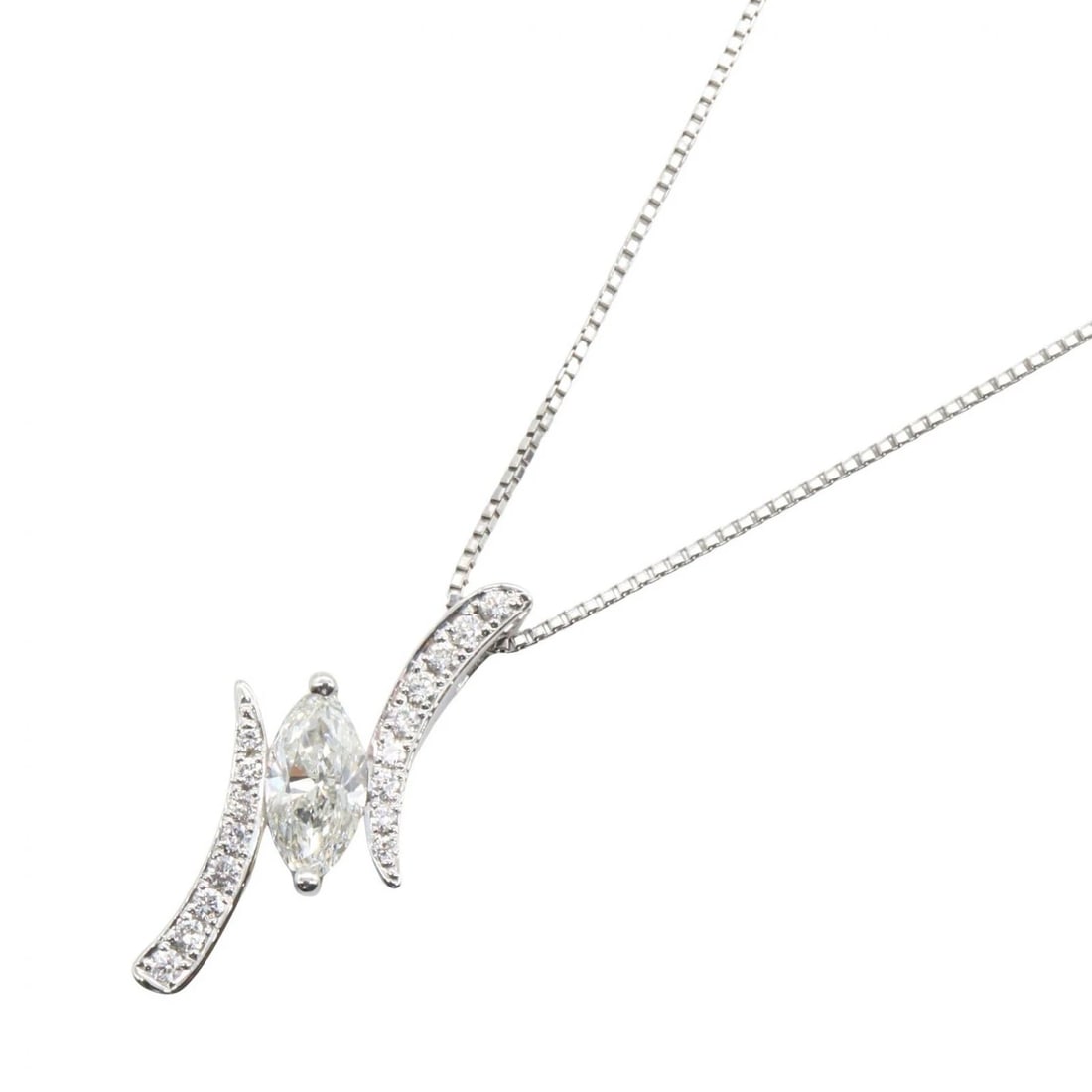 JEWELRY DIAMOND NECKLACE PENDANT (1 of 3)