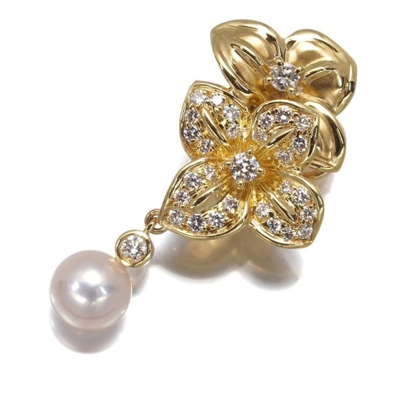 MIKIMOTO SINGLE EARRING DIAMOND AKOYA PEARL FLOWER DROP: Mikimoto Single Earring Diamond Akoya Pearl Flower Drop Brand: MIKIMOTO Type/Style: Single Earring Material: 18K / 750 / Yellow Gold, Main Stone Natural Color: Yellow Gold Size: Design size: 40.2 x 23