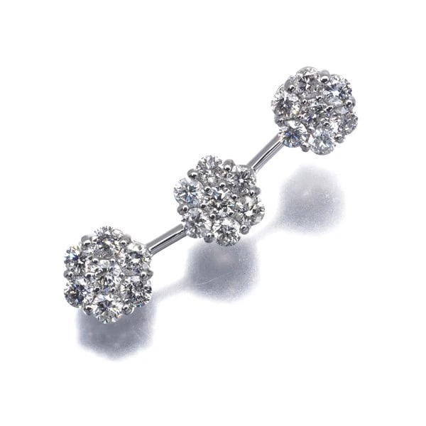 DIAMOND FLOWER DROP PENDANT 18K 750 WHITE GOLD: Diamond Flower Drop Pendant 18K 750 White Gold Brand: Unbranded Type/Style: Pendant Material: 18K/ 750 White Gold, Main Stone Natural Color: White Gold Size: Design size: 26.7 x 6.7mm Bail inner diame