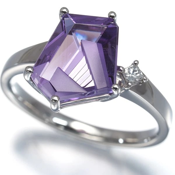 RING AMETHYST DIAMOND OASE ATELIER MUNSTEINER PT 950: Ring Amethyst Diamond Oase Atelier Munsteiner Pt 950 Brand: GSTV Type/Style: Ring Material: 950 / Platinum, Main Stone Natural Color: Silver Size: US6.5-6.75 Accessories: None Accessories Notice: