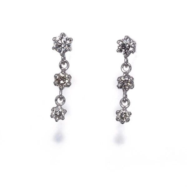 DIAMOND EARRINGS 900 PLATINUM (1 of 2)