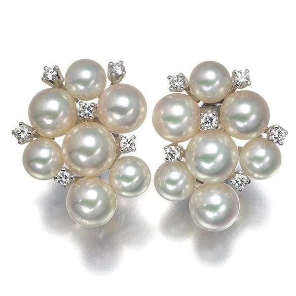 MIKIMOTO EARRINGS AKOYA PEARL DIAMOND 18K WG: Mikimoto Earrings Akoya Pearl Diamond 18K WG Brand: MIKIMOTO Type/Style: Earring Material: 18K / 750 / White Gold, Main Stone Cultured Color: White Gold Size: Design size: 21.8 x 17.4mm Accessorie