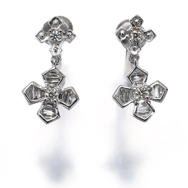 DIAMOND CROSS EARRINGS 18K 750 WHITE GOLD: Diamond Cross Earrings 18K 750 White Gold Brand: Unbranded Type/Style: Earring Material: 18K /750 White Gold, Main Stone Natural Color: White Gold Size: Design size: 15.0 x 7.8mm Accessories: None