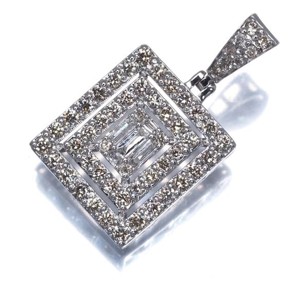 BROWN &CLEAR DIAMOND TAPERED-CUT PENDANT 18K 750 WHITE GOLD: Brown &Clear Diamond Tapered-cut Pendant 18K 750 White Gold Brand: Unbranded Type/Style: Pendant Material: 18K/ 750 White Gold, Main Stone Natural Color: White Gold Size: Design size: 23.9 x 13.3mm