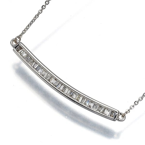 DIAMOND TAPERED-CUT BAGUETTE-CUT NECKLACE 18K 750 WHITE GOLD: Diamond Tapered-cut Baguette-cut Necklace 18K 750 White Gold Brand: Unbranded Type/Style: Necklace Material: 18K/ 750 White Gold, Main Stone Natural Color: White Gold Size: Necklace length: 48cm