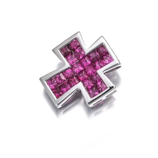 LES ESSENTIELLES PENDANT RUBY CROSS 18K 750 WHITE GOLD: LES ESSENTIELLES Pendant Ruby Cross 18K 750 White Gold Brand: LES ESSENTIELLES Type/Style: Pendant Material: 18K /750 White Gold, Main Stone Natural Color: White Gold Size: Design size: 12.6 x 11.0mm