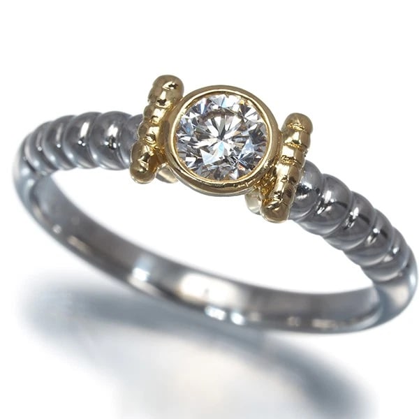 CHRISTIAN DIOR RING DIAMOND BEZEL BICOLORSOLITAIRE 18K YG/PT 900: Christian Dior Ring Diamond Bezel BicolorSolitaire 18K YG/Pt 900 Brand: Christian Dior Type/Style: Ring Material: 18K / 750 / Yellow Gold 900 / Platinum, Main Stone Natural Color: YG,Silver Size: 6.25