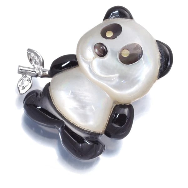 MOTHER OF PEARL ONYX DIAMOND PANDA PENDANT 18K WG: Mother of Pearl Onyx Diamond Panda Pendant 18K WG Brand: Unbranded Type/Style: Pendant Material: 18K /750 White Gold, Main Stone Cultured Color: White Gold Size: Design size: 23.4 x 21.4mm Bail inner