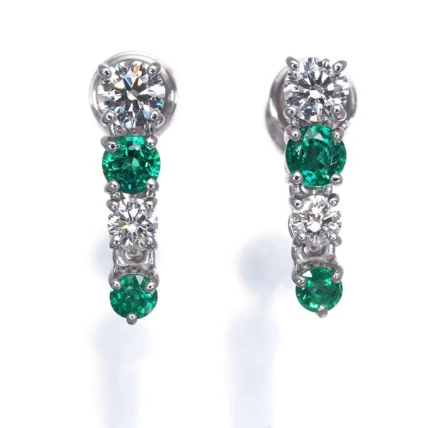 MIKIMOTO EARRINGS EMERALD DIAMOND DROP 18K 750 WHITE GOLD: Mikimoto Earrings Emerald Diamond Drop 18K 750 White Gold Brand: MIKIMOTO Type/Style: Earring Material: 18K /750 White Gold, Main Stone Natural Color: White Gold Size: Design size: 14.3 x 3.6mm