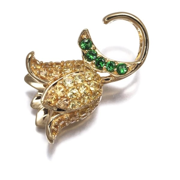 YELLOW SAPPHIRE GREEN GARNET FLOWER PENDANT 18K 750 YELLOW GOLD: Yellow Sapphire Green Garnet Flower Pendant 18K 750 Yellow Gold Brand: Unbranded Type/Style: Pendant Material: 18K/ 750 Yellow Gold, Main Stone Natural Color: Yellow Gold Size: Design size: 21.8 x 12.