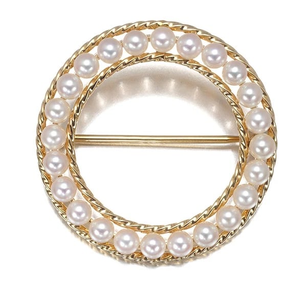 TIFFANY&CO. BROOCH BABY PEARL CIRCLE 14K 585 YELLOW GOLD: Tiffany&Co. Brooch Baby Pearl Circle 14K 585 Yellow Gold Brand: Tiffany & Co. Type/Style: Brooch Material: 14K/ 585 Yellow Gold, Main Stone Cultured Color: Yellow Gold Size: Design Size: Diameter