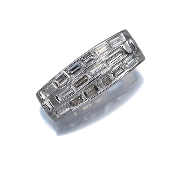 DIAMOND TAPERED-CUT PENDANT 18K 750 WHITE GOLD: Diamond Tapered-cut Pendant 18K 750 White Gold Brand: Unbranded Type/Style: Pendant Material: 18K /750/ White Gold, Main Stone Natural Color: White Gold Size: Design size: 17.4 x 6.5mmBail inner diame