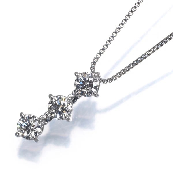 VENDOME NECKLACE DIAMOND 3P 950 850 PLATINUM: VENDOME Necklace Diamond 3P 950 850 Platinum Brand: VENDOME Type/Style: Necklace Material: 950/ 850/ Platinum, Main Stone Natural Color: Silver Size: Necklace length: 36 / 40cm Pendant size: 15.5 x 5.