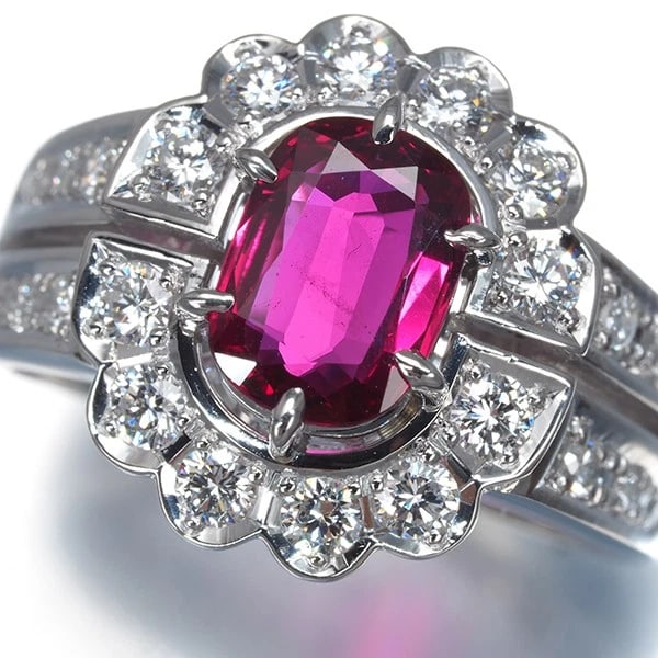 CHRISTIAN DIOR RING RUBY DIAMOND 900 PLATINUM: Christian Dior Ring Ruby Diamond 900 Platinum Brand: Christian Dior Type/Style: Ring Material: 900 /Platinum, Main Stone Natural Color: Silver Size: US6 Accessories: None Accessories Notic