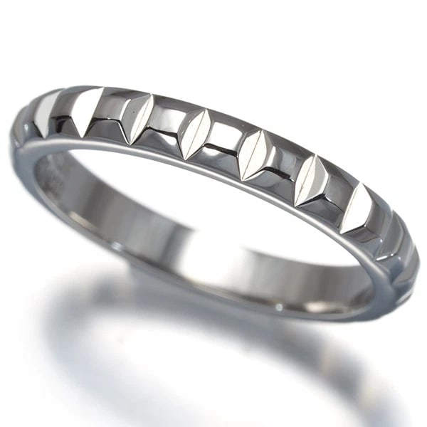 BOUCHERON RING MEDIUM 950 PLATINUM: Boucheron Ring Medium 950 Platinum Brand: BOUCHERON Type/Style: Ring Material: 950 /Platinum, Color: Silver Size: US5 Accessories: None Accessories Notice: When purchasing pre-owned goods, please