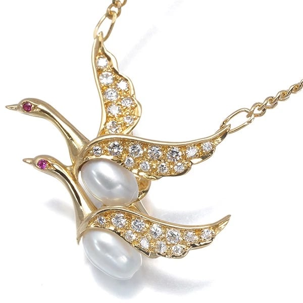 CARRERA Y CARRERA NECKLACE FRESHWATER PEARL DIAMOND RUBY: Carrera y Carrera Necklace Freshwater Pearl Diamond Ruby Brand: Carrera y Carrera Type/Style: Necklace Material: 18K /750 Yellow Gold, Main Stone Cultured Color: Yellow Gold Size: Necklace length: 40c