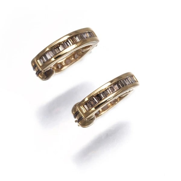 EARRINGS BROWN DIAMOND PIERRING HOOP 18K YG: Earrings Brown Diamond Pierring Hoop 18K YG Brand: GSTV Type/Style: Earrings Material: 18K/ 750/ Yellow Gold, Main Stone Natural Color: Yellow Gold Size: Design size: length 11.2 x width 11.8 x thickn