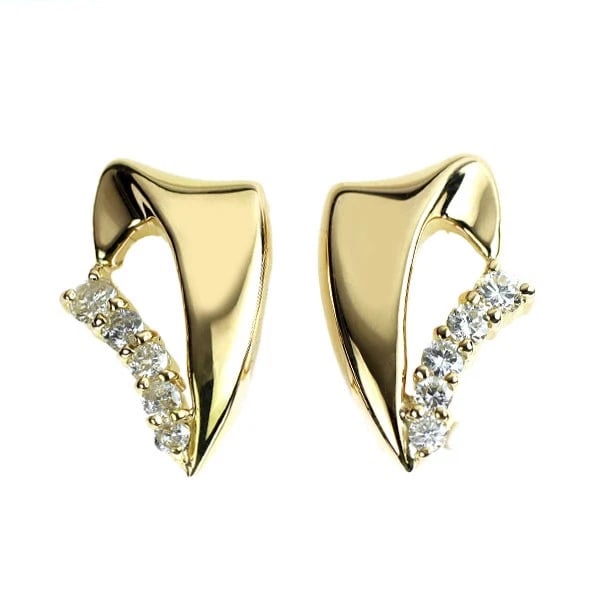 K18YG DIAMOND EARRING: K18YG diamond earring Brand: None Type/Style: earring Material: K18YG, Main Stone Natural Color: YG Size: Length/Width/Diameter 15.8 Accessories: None Accessories Notice: When purchasing pre-owned