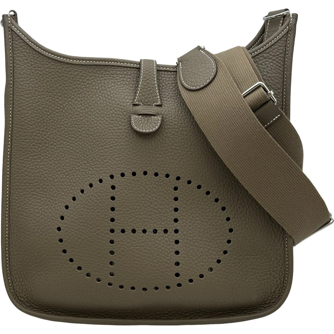 HERMES EVELYN SHOULDER BAG: HERMES Evelyn Shoulder Bag Brand: HERMES Type/Style: Shoulder Bag Material: Taurillon Clemence Color: Etop SilverHardware Size: W11.0 x H10.8x D2.2inch Shoulder:36.4inch Accessories: None