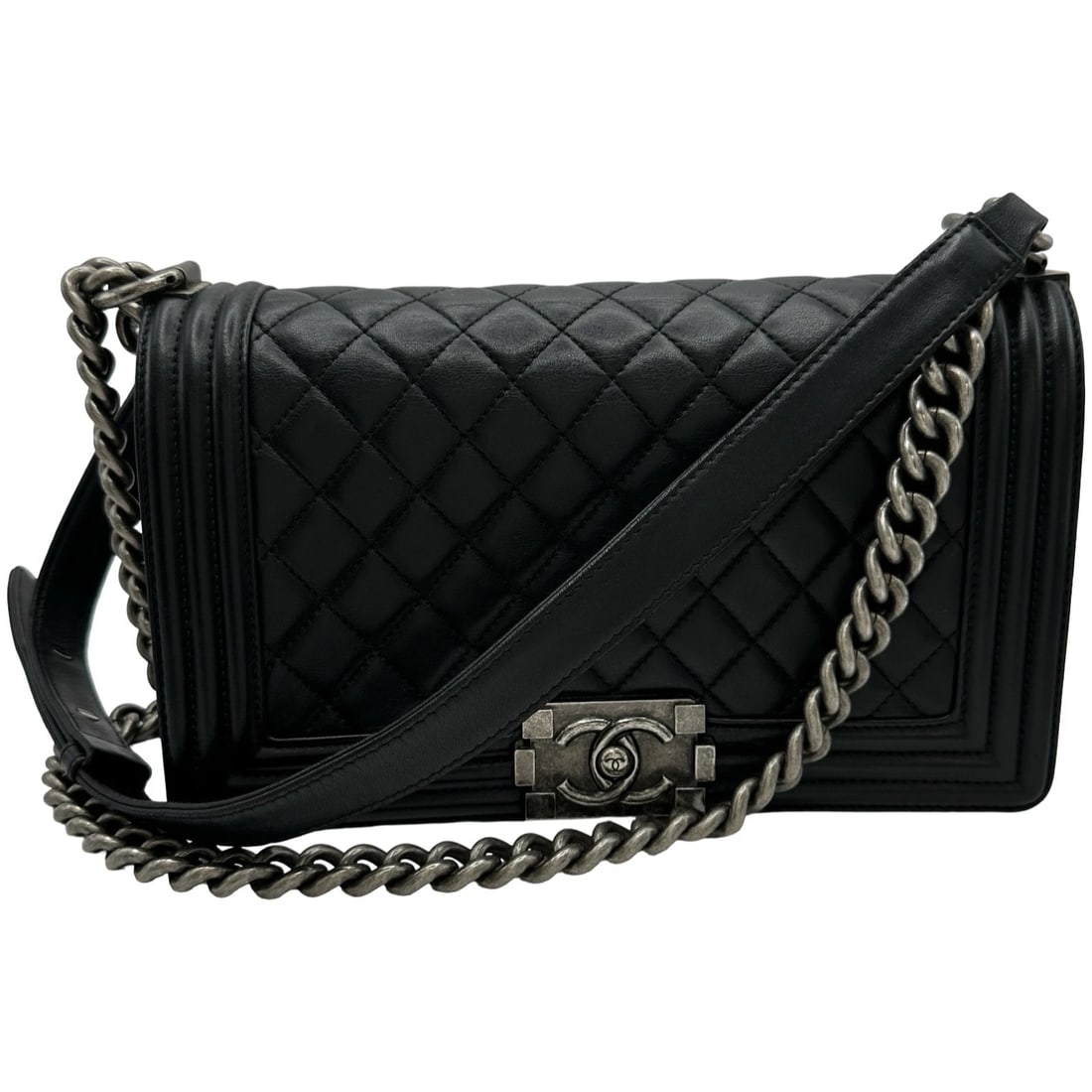 CHANEL BOY CHANEL 25 SHOULDER BAG: CHANEL Boy Chanel 25 Shoulder Bag Brand: CHANEL Type/Style: Shoulder Bag Material: Ram Color: Black SilverHardware Size: W9.8 x H6.3x D3.1inch Shoulder:23.6inch Accessories: None Accessories Notice: