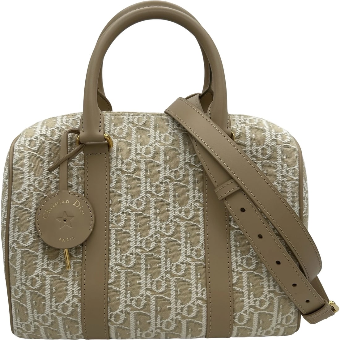 CHRISTIAN DIOR GROOVE 25 SHOULDER BAG: Christian Dior Groove 25 Shoulder Bag Brand: Christian Dior Type/Style: Shoulder Bag Material: Oblique/Canvas Color: beige Size: W9.8 x H7.9x D5.9inch Shoulder:45.3inch Accessories: None Accessories