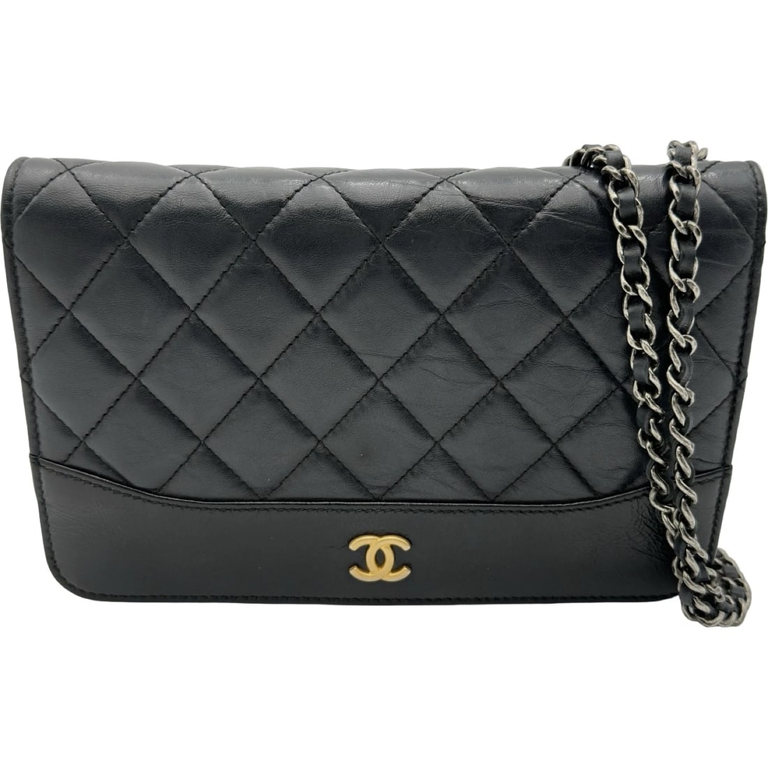 CHANEL MATRASSE CHAIN WALLET SHOULDER BAG: CHANEL Matrasse Chain Wallet Shoulder Bag Brand: CHANEL Type/Style: Shoulder Bag Material: Calfskin Color: Black Gold Hardware Size: W7.5 x H4.7x D1.2inch Shoulder:53.5inch Accessories: None <
