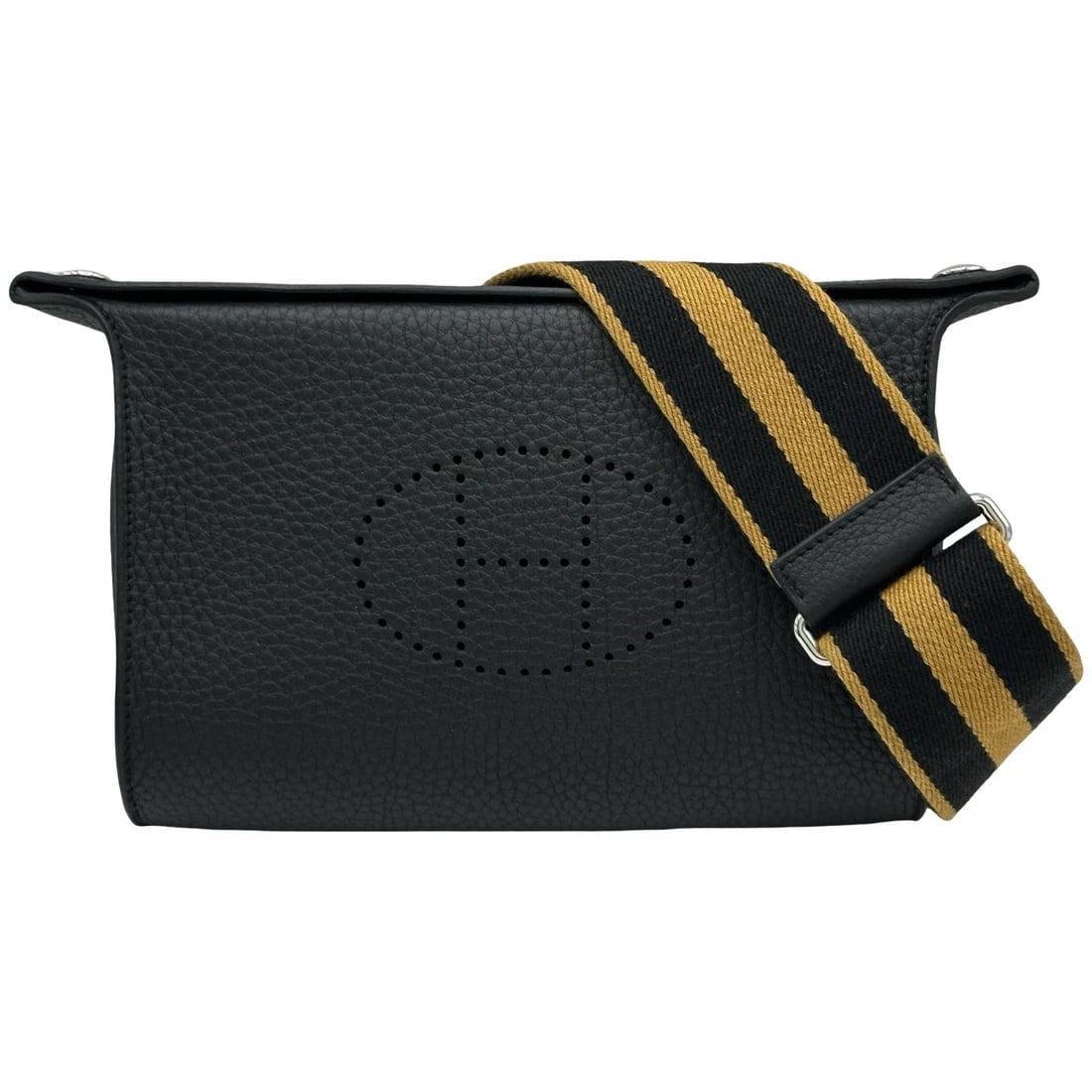HERMES VIDOPOSCH SHOULDER BAG: HERMES Vidoposch Shoulder Bag Brand: HERMES Type/Style: Shoulder Bag Material: Togo Color: SilverHardware Size: W8.3 x H5.5x D2.0inch Accessories: None Accessories Notice: When purchasing pre-owned