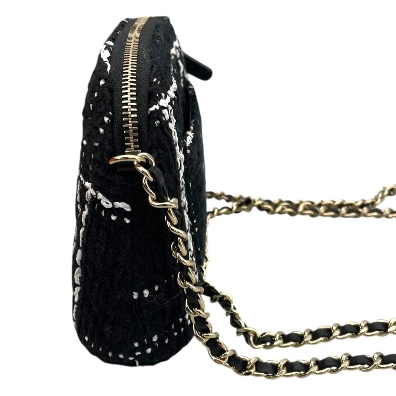 CHANEL CHAINSHOULDER BAG - 3