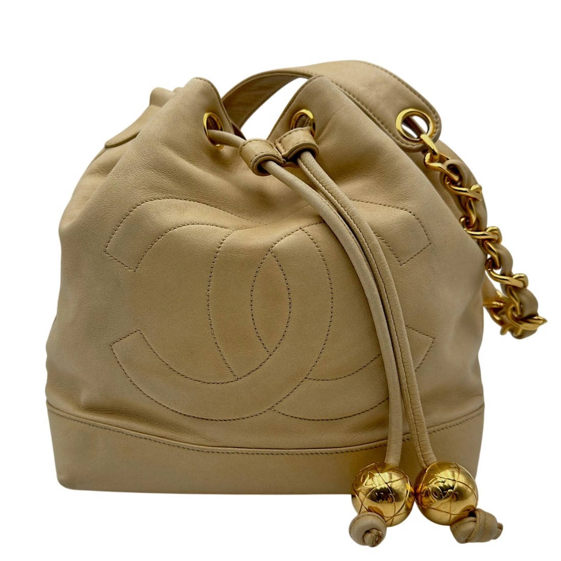CHANEL COCO MARK BUCKET BAG 3SHOULDER BAG: CHANEL COCO Mark bucket bag 3Shoulder Bag Brand: CHANEL Type/Style: Shoulder Bag Material: lambskin Color: Beige Gold Hardware Size: W8.1 x H9.6x D5.9inch Accessories: None Accessories Not