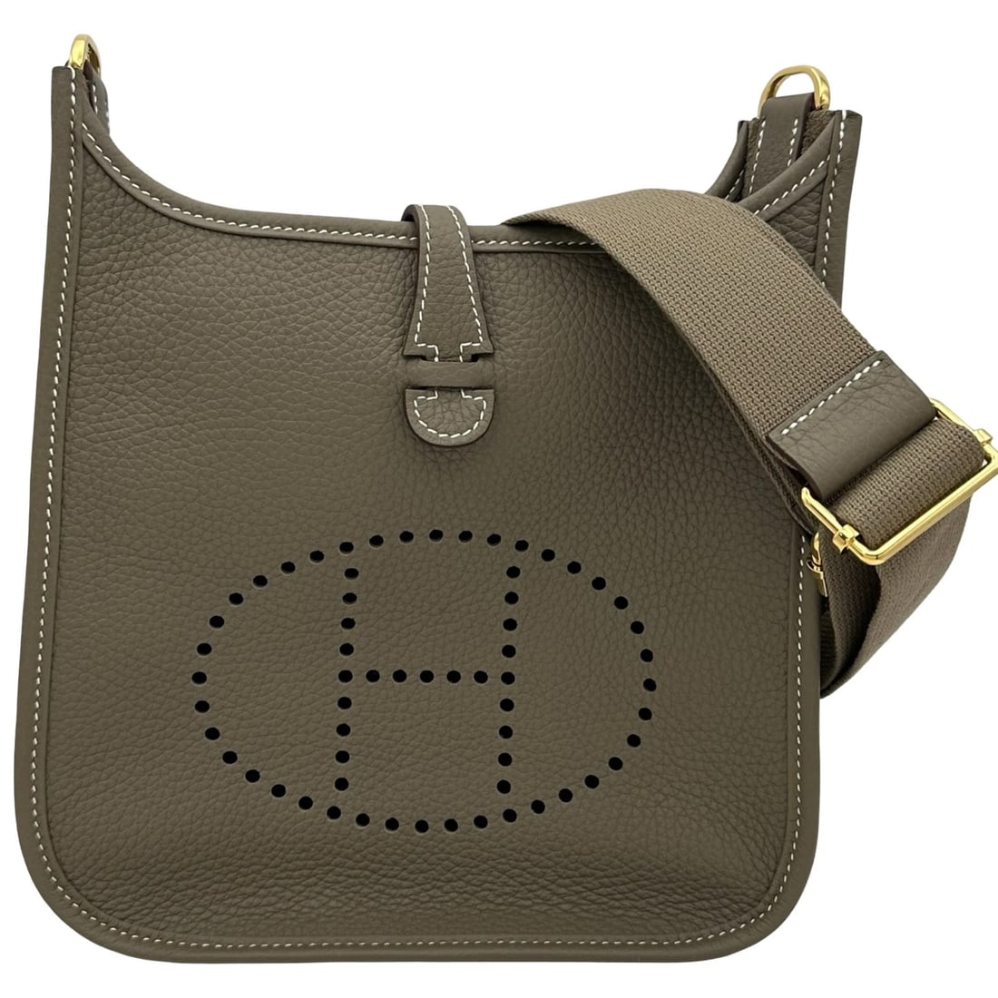 HERMES EVELYN 23 SHOULDER BAG: HERMES Evelyn 23 Shoulder Bag Brand: HERMES Type/Style: Shoulder Bag Material: Taurillon Clemence Color: Etup Gold Hardware Size: W8.7 x H8.7x D2.2inch Accessories: None Accessories Notice: When