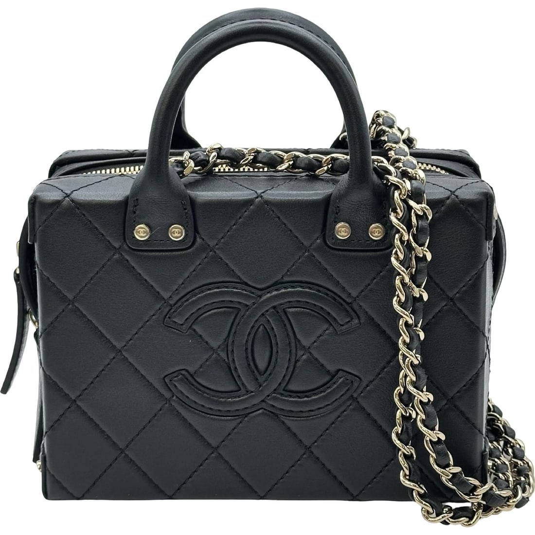CHANEL CC FILIGREE SMALL VANITY CASE SHOULDER SHOULDER BAG: CHANEL CC Filigree Small Vanity Case Shoulder Shoulder Bag Brand: CHANEL Type/Style: Shoulder Bag Material: Calfskin Color: Black Gold Hardware Size: W5.9 x H4.1x D3.0inch Accessories: None