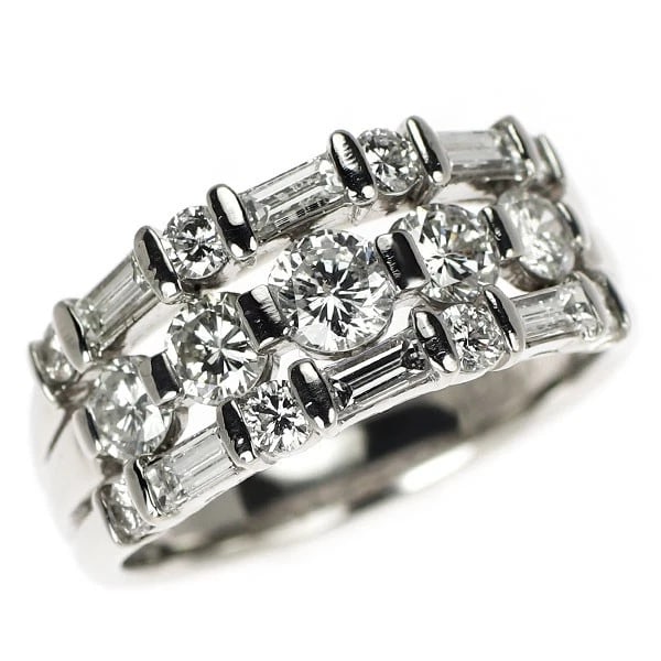 PT900 DIAMOND RING: Pt900 diamond ring Brand: None Type/Style: Ring Material: Pt900, Main Stone Natural Color: None Size: 6 US Accessories: None Accessories Notice: When purchasing pre-owned goods, please refer to the