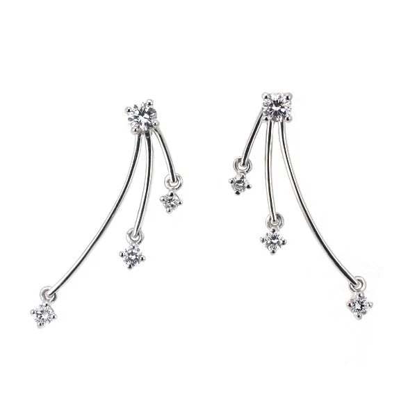PT950/ PT900 DIAMOND EARRINGS: Pt950/ Pt900 diamond earrings Brand: None Type/Style: piercing Material: Pt900, Main Stone Natural Color: Pt Size: Length/Width/Diameter 32.0 Accessories: None Accessories Notice: When purchasing