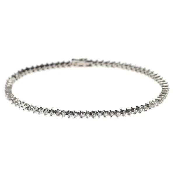 PT900 DIAMOND TENNIS BRACELET: Pt900 diamond tennis bracelet Brand: None Type/Style: bracelets Material: Pt900, Main Stone Natural Color: Pt Size: Chain Length 18.5cm Length/Width/Diameter 2.6 Accessories: None Accessories Notice: