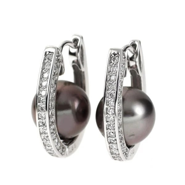 K18WG BLACK PEARL DIAMOND HOOP EARRINGS: K18WG black pearl diamond hoop earrings Brand: None Type/Style: piercing Material: K18WG, Main Stone Natural Color: WG Size: Length/Width/Diameter 20.2 Accessories: None Accessories Notice: When