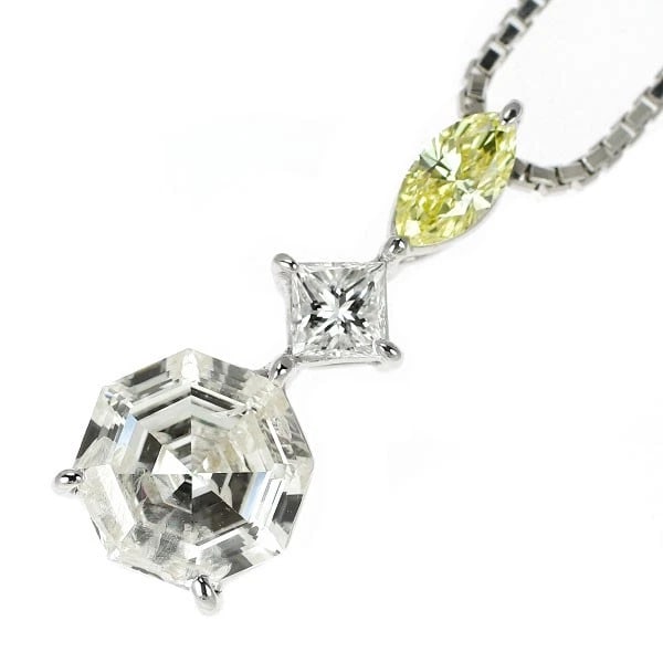 PT900/ PT850 OCTAGONAL STEP CUT DIAMOND PENDANT NECKLACE: Pt900/ Pt850 Octagonal Step Cut Diamond Pendant Necklace Brand: None Type/Style: pendant necklace Material: Pt900, Main Stone Octagonal Color: None Size: Chain Length: 40cm Accessories: None